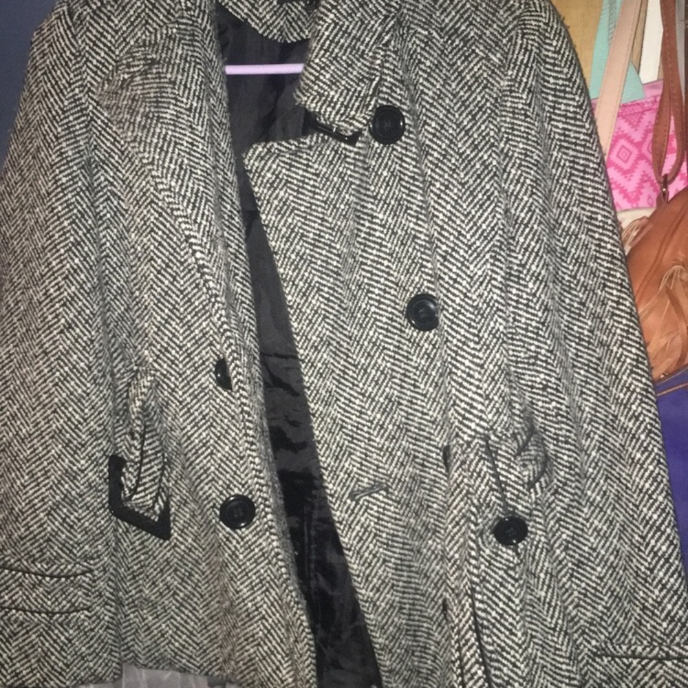 A fall jacket - Picture 2 of 2
